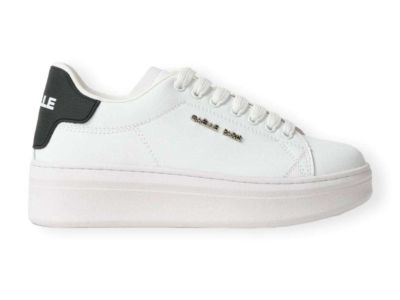 gaelle sneaker bianco con logo in metallo gacaw00019