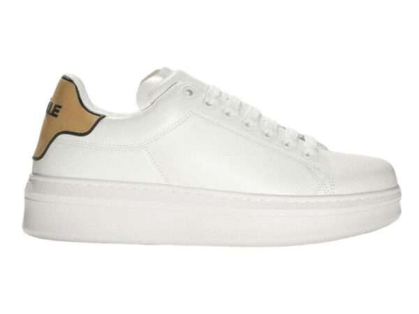 gaelle gbcup700 sneakers bianco con patch beige sabbia