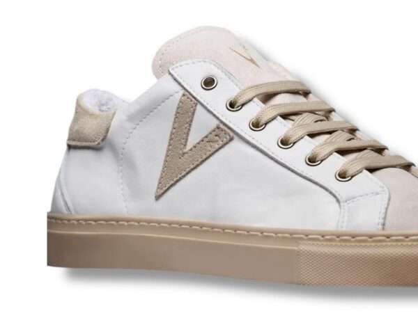 v2 brand sneaker uomo olympic pelle bianco con inserto scamosciato sabbia