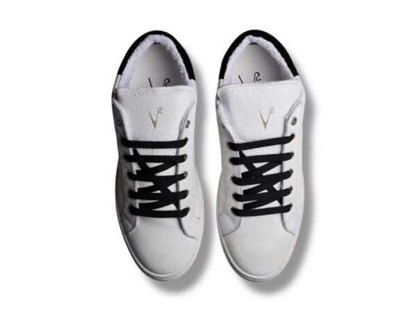 v2 brand sneaker uomo tennis a suola bassa bianca con retro e lacci nero