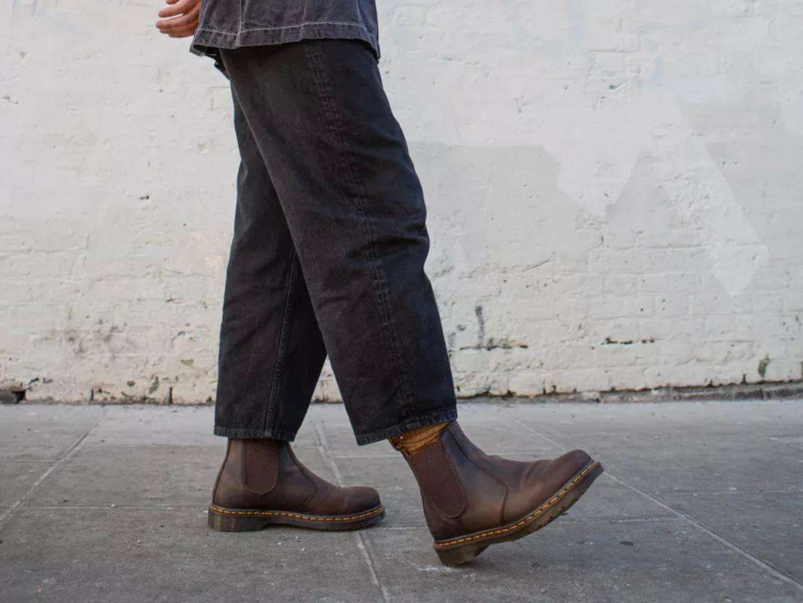 drmartens stivaletti chelsea uomo 2976 in pelle crazy horse dark brown 27486201 0 drmartens stivaletti chelsea 2976 in pelle crazy horse dark brown 27486201