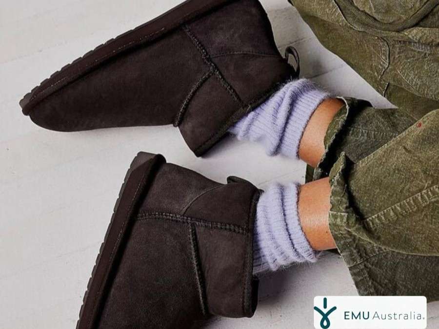 emu australia stivaletto donna in montone stinger micro w10937 brown chocolate 2 emu australia stivaletto donna in montone stinger micro w10937 brown chocolate