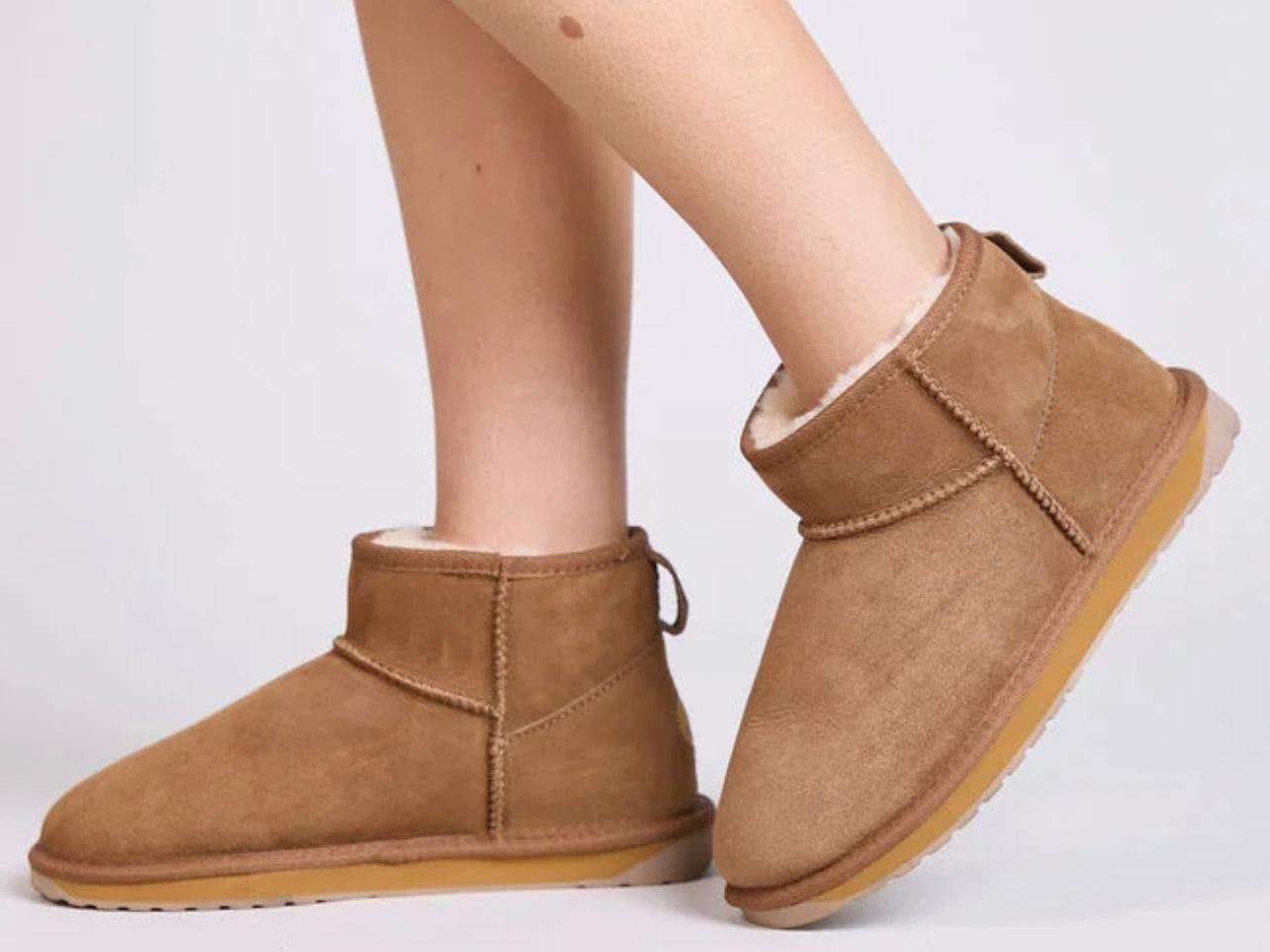 emu australia stivaletto donna in montone stinger micro w10937 chestnut 0 emu australia stivaletto donna in montone stinger micro w10937 chestnut