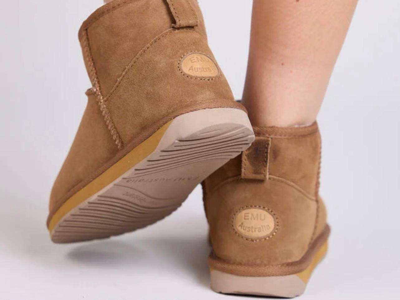 emu australia stivaletto donna in montone stinger micro w10937 chestnut 1 emu australia stivaletto donna in montone stinger micro w10937 chestnut