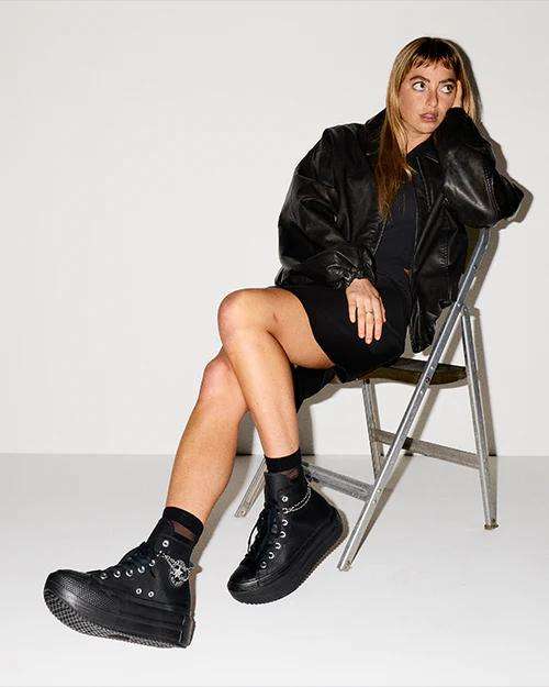 converse all star sneaker donna chuck taylor lift double stack platform chains black silver a15165c 1 converse all star sneaker donna chuck taylor lift double stack platform chains black silver a15165c